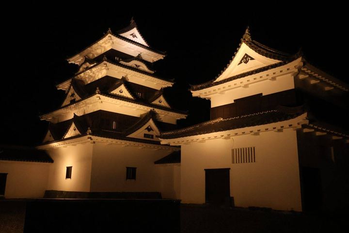 ライトアップされた大洲城の天守